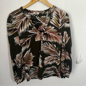 NZXT Black and Cream Blouse